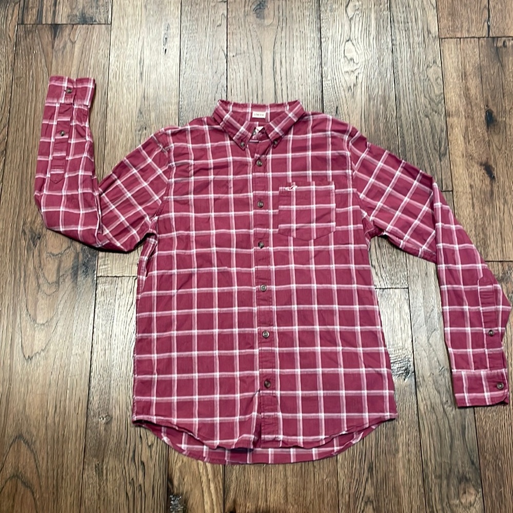 Men’s Hollister button down shirt - Size Men’s Medium